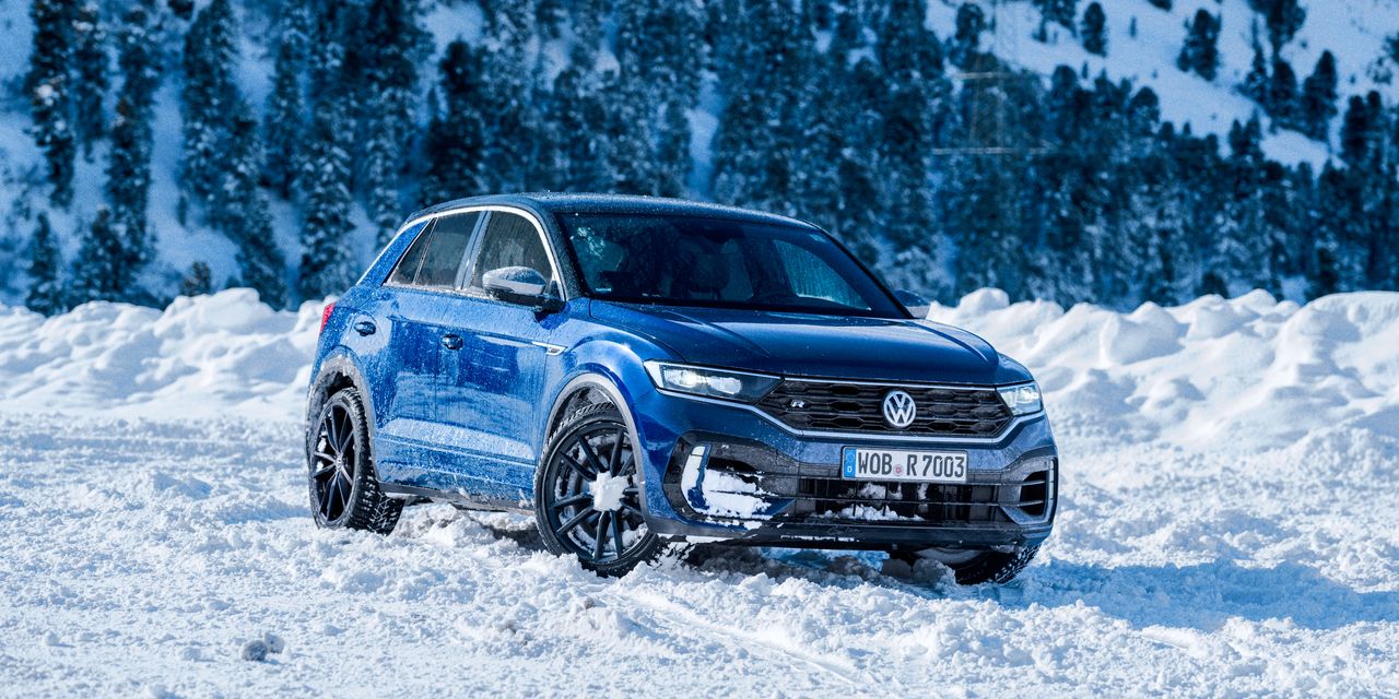 VW T-roc R v snegu