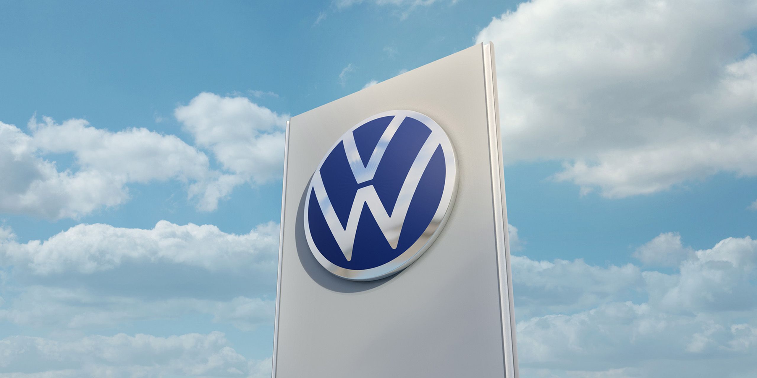 Pylon mit dem Volkswagen Markenlogo