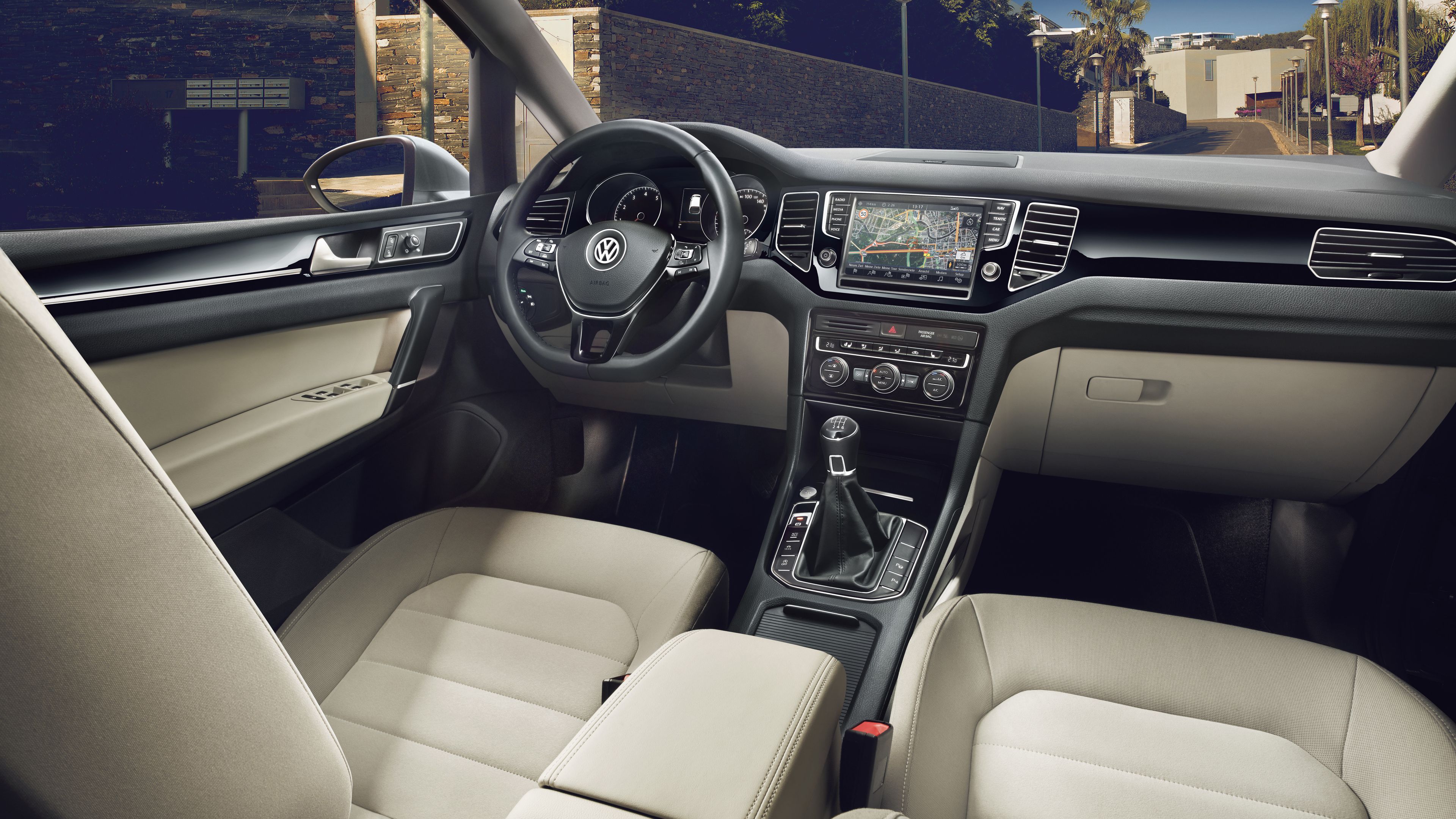 VW Golf Sportsvan notranjost