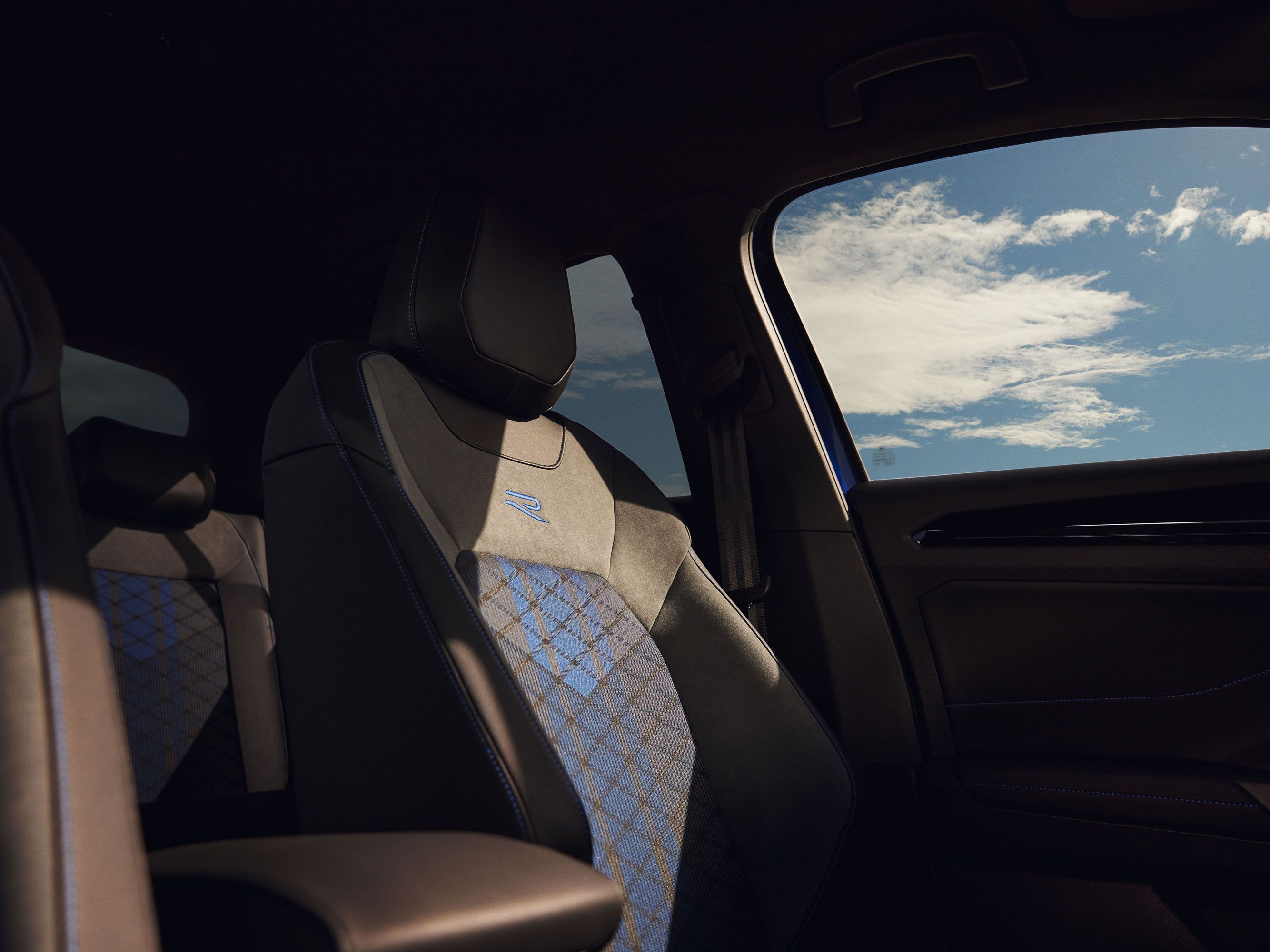 Sitze von VW T-Roc R - Serienausstattung