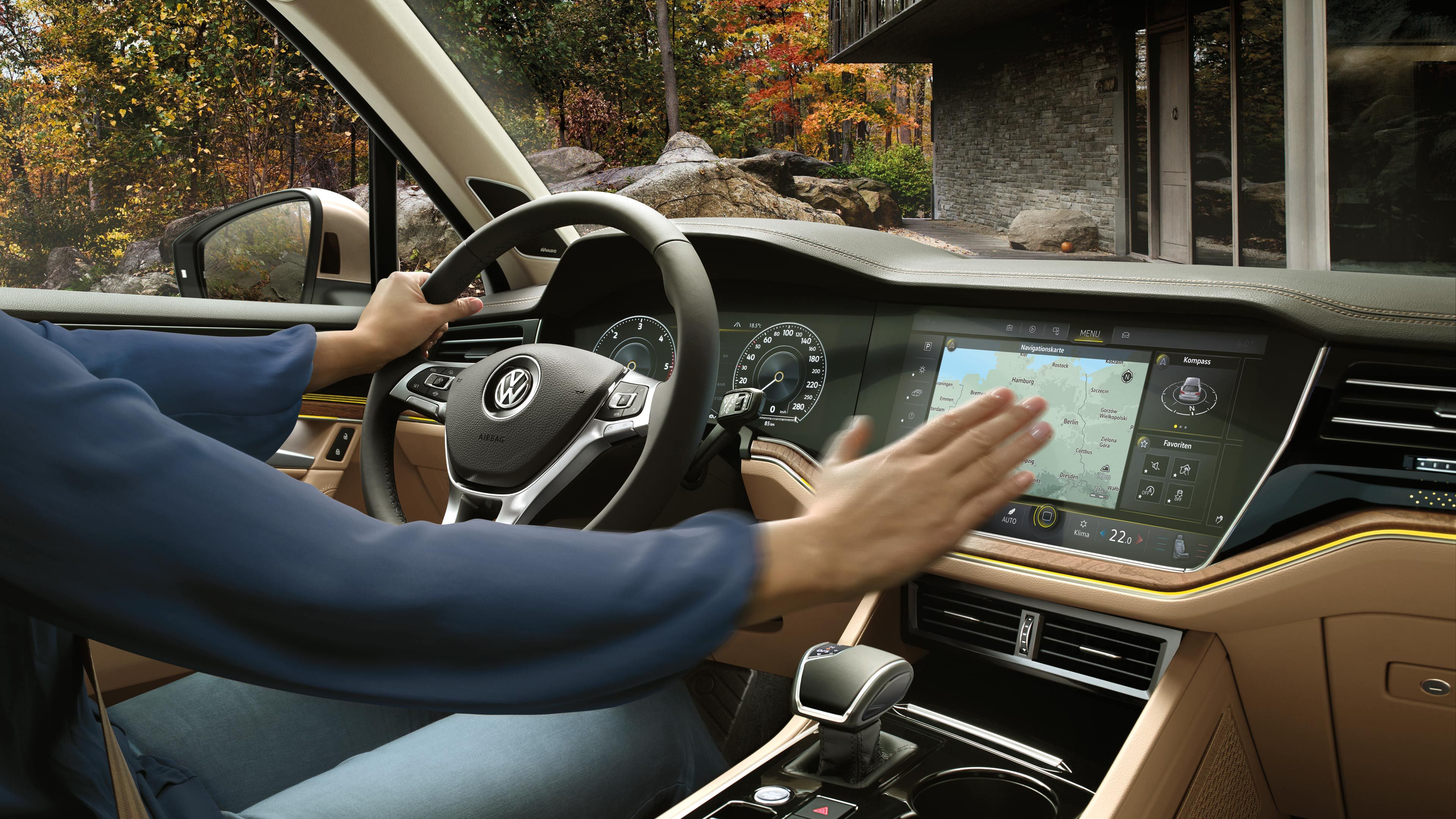 vw volkswagen touareg bež notranja oprema
