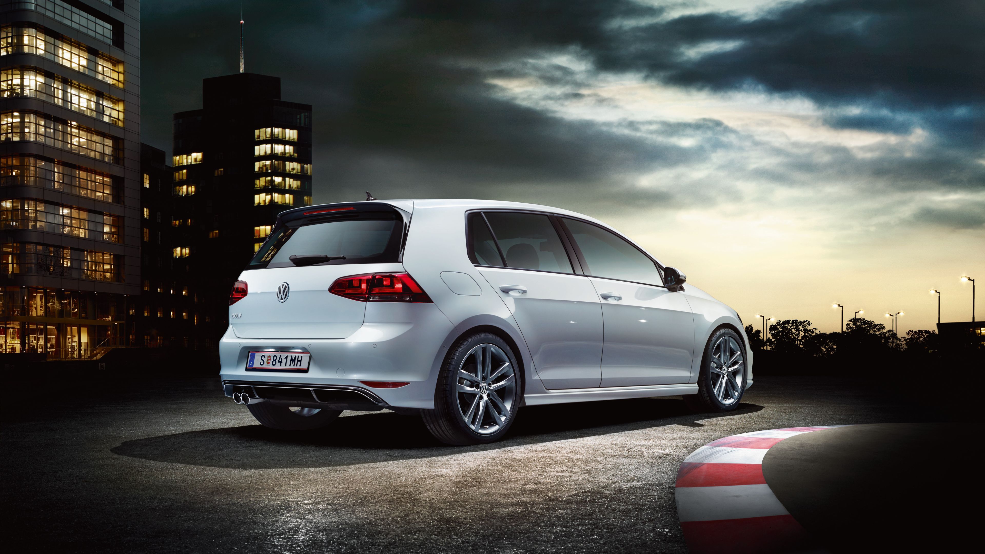 vw volkswagen up! oranžen stranski pogled