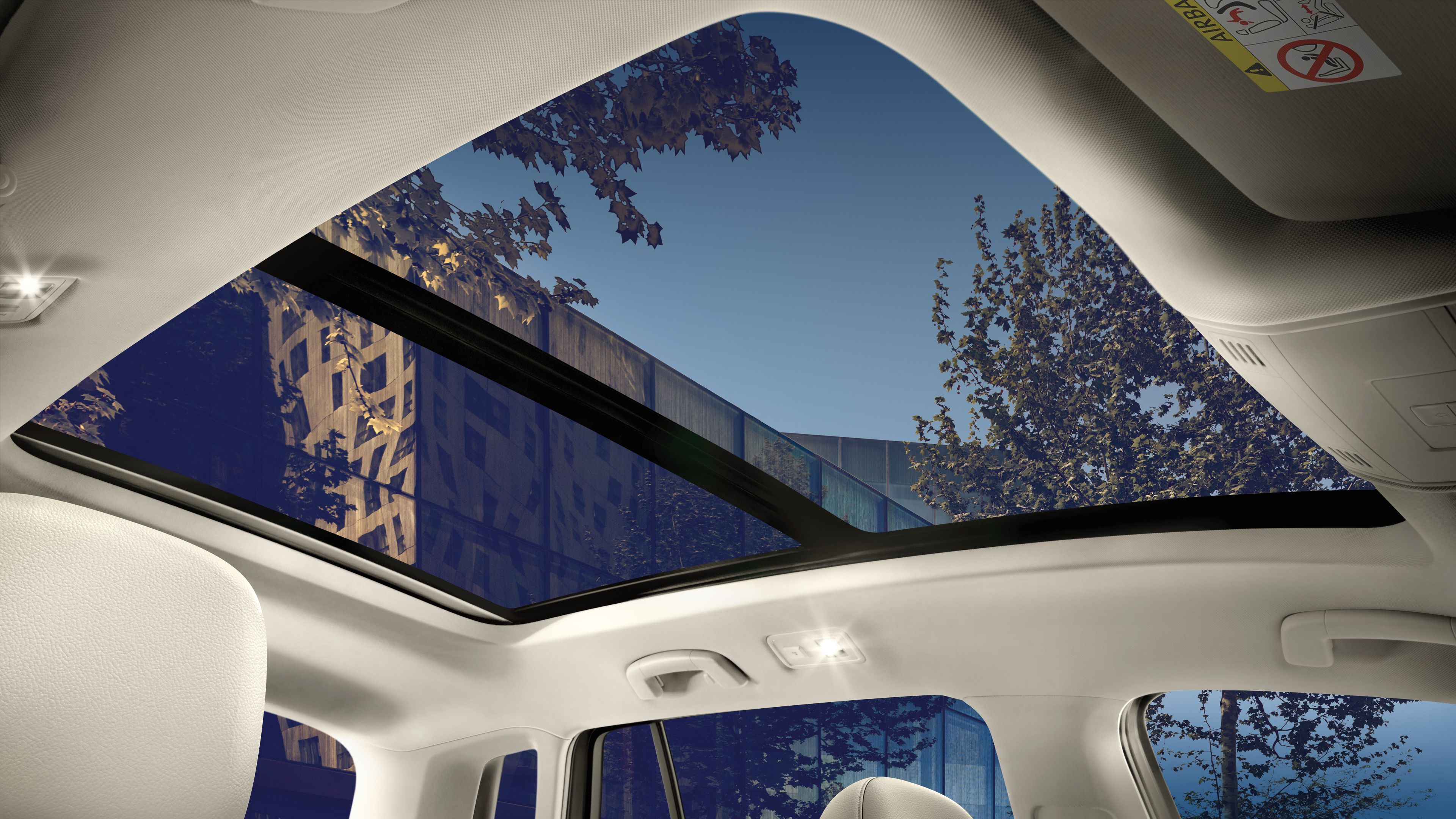 VW Golf Sportsvan panoramsko strešno okno