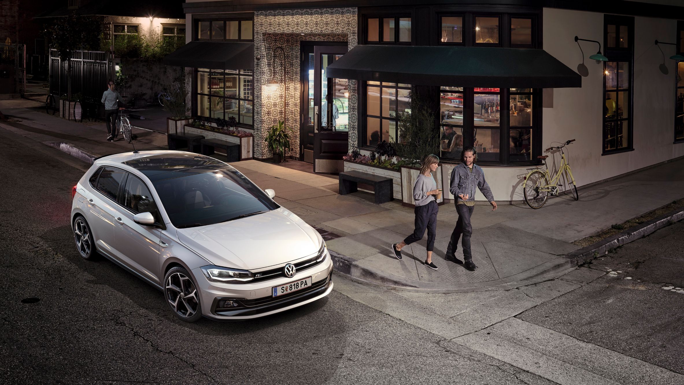 VW Polo R-Line srebrna zunanjost in sprednji del