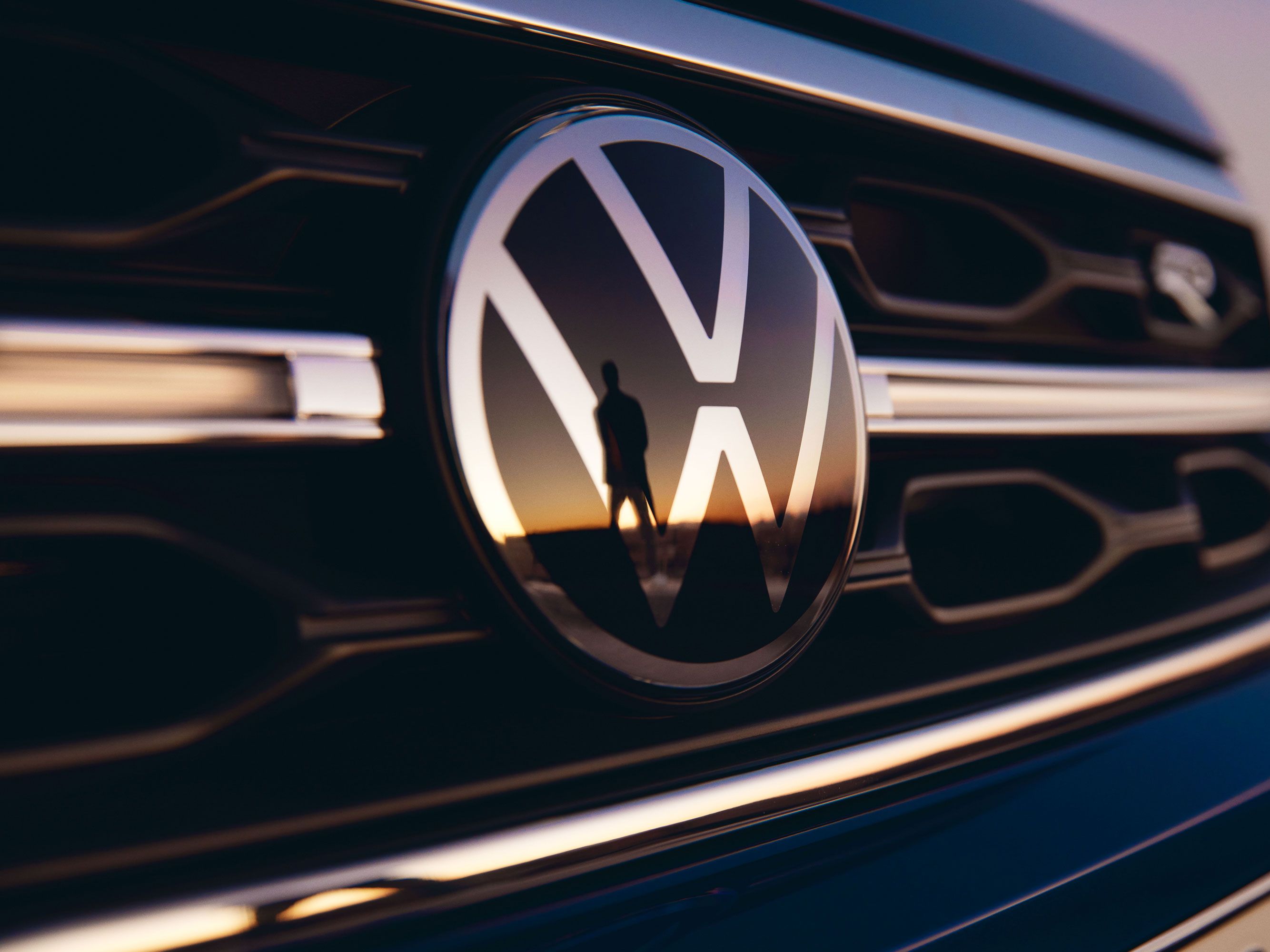 Logo und Kühlergrill von VW T-Roc R