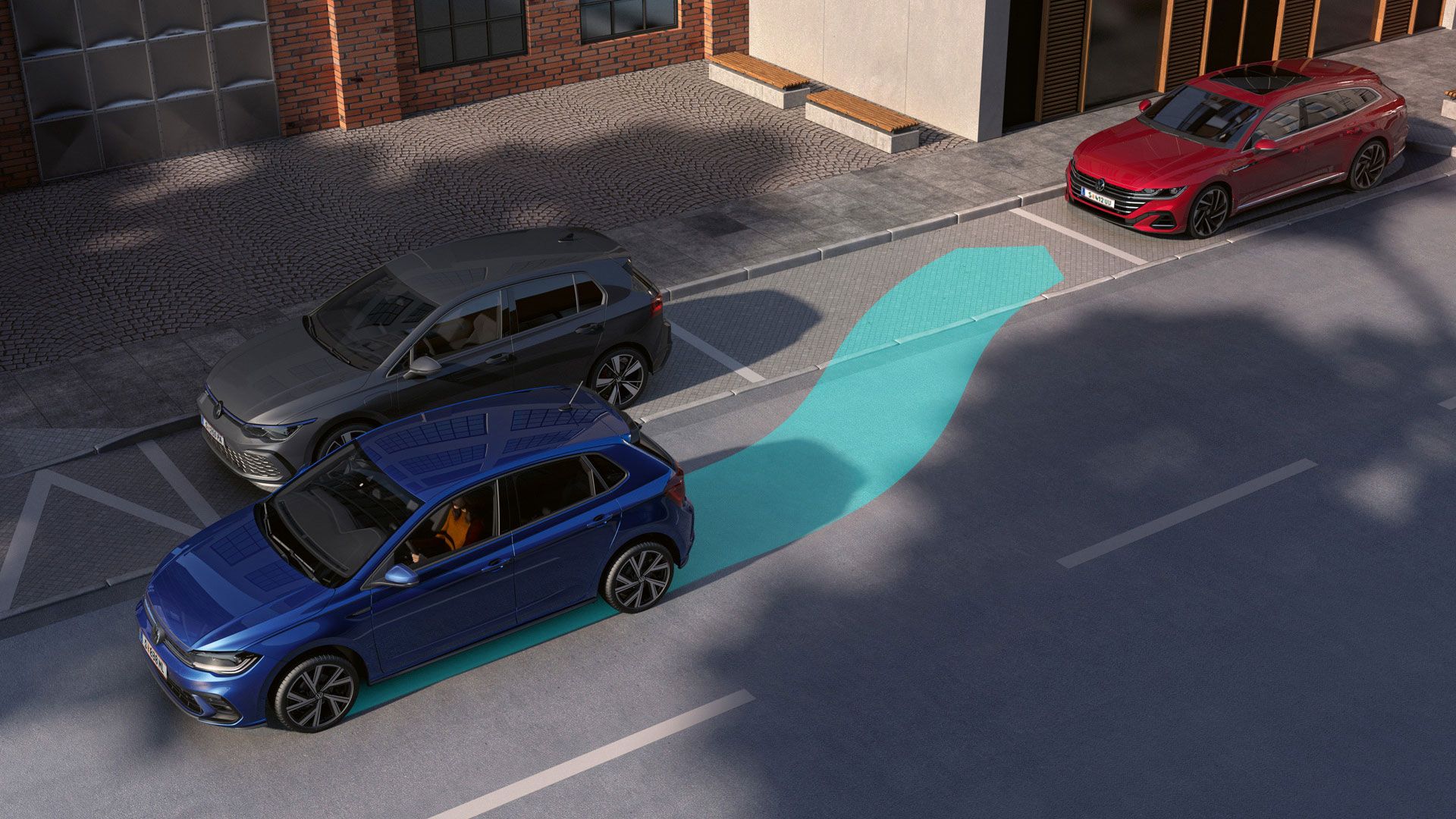 Ein blauer VW Polo parkt mit dem Assistenzsystem Park Assist