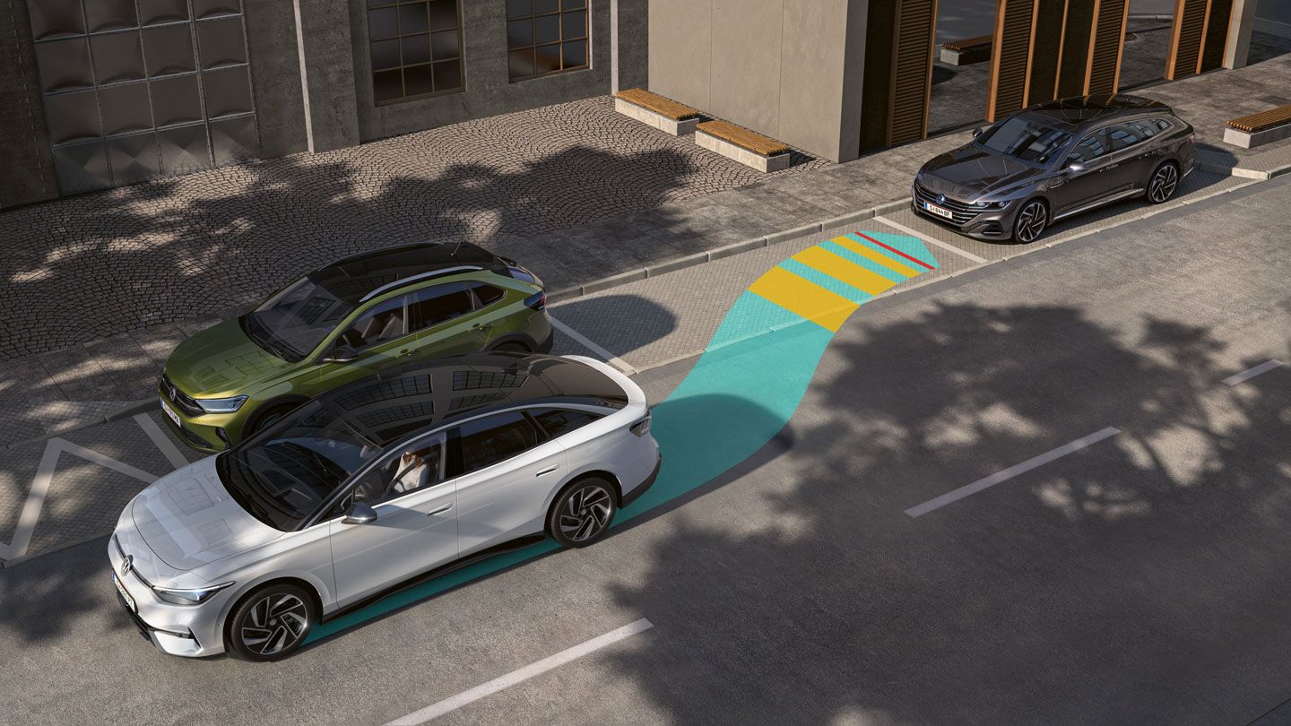 Grafika prikazuje, kako deluje Park Assist Plus v VW ID.7. 