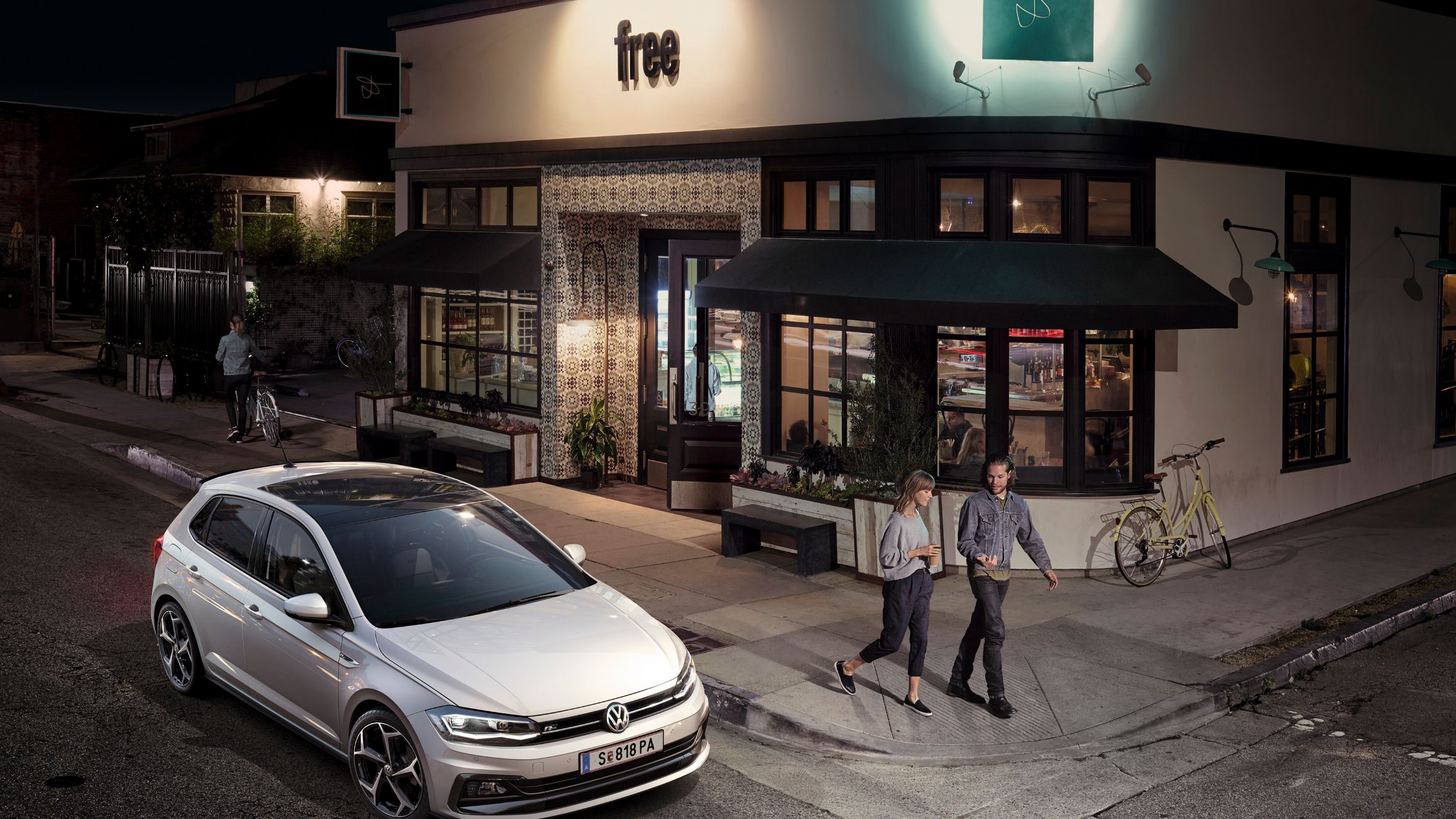 VW Polo R-Line srebrna zunanjost in sprednji del