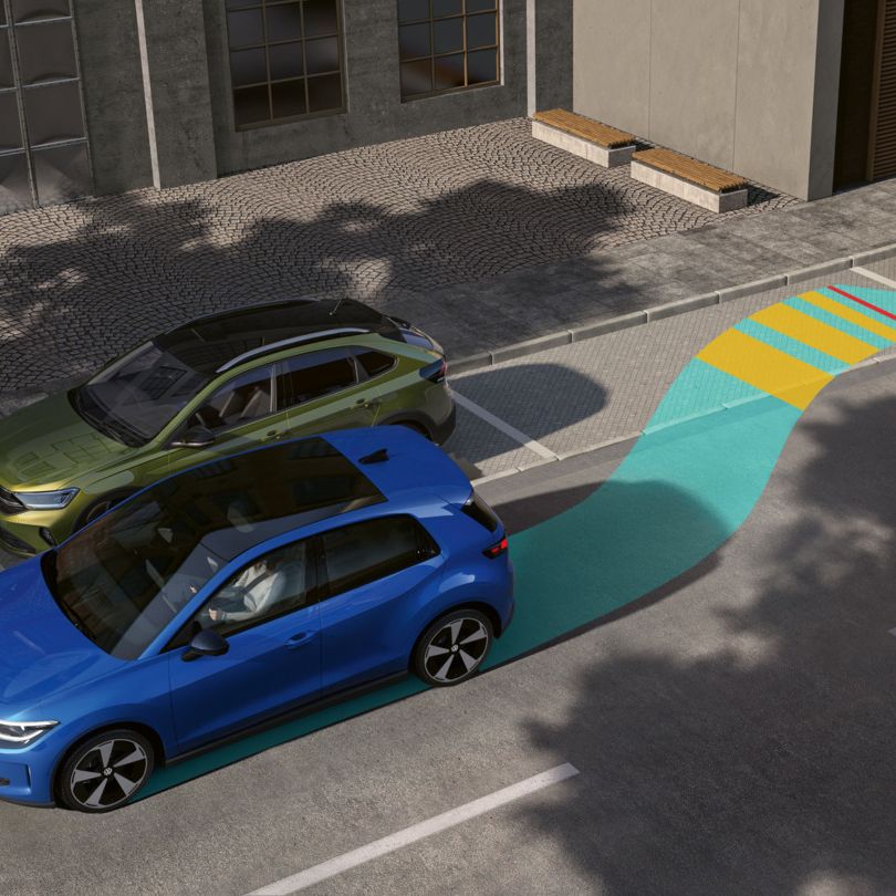 Na ilustraciji je prikazan VW ID. Polo, ki se z Park Assist Plus zapelje vzvratno v stransko parkirno mesto.