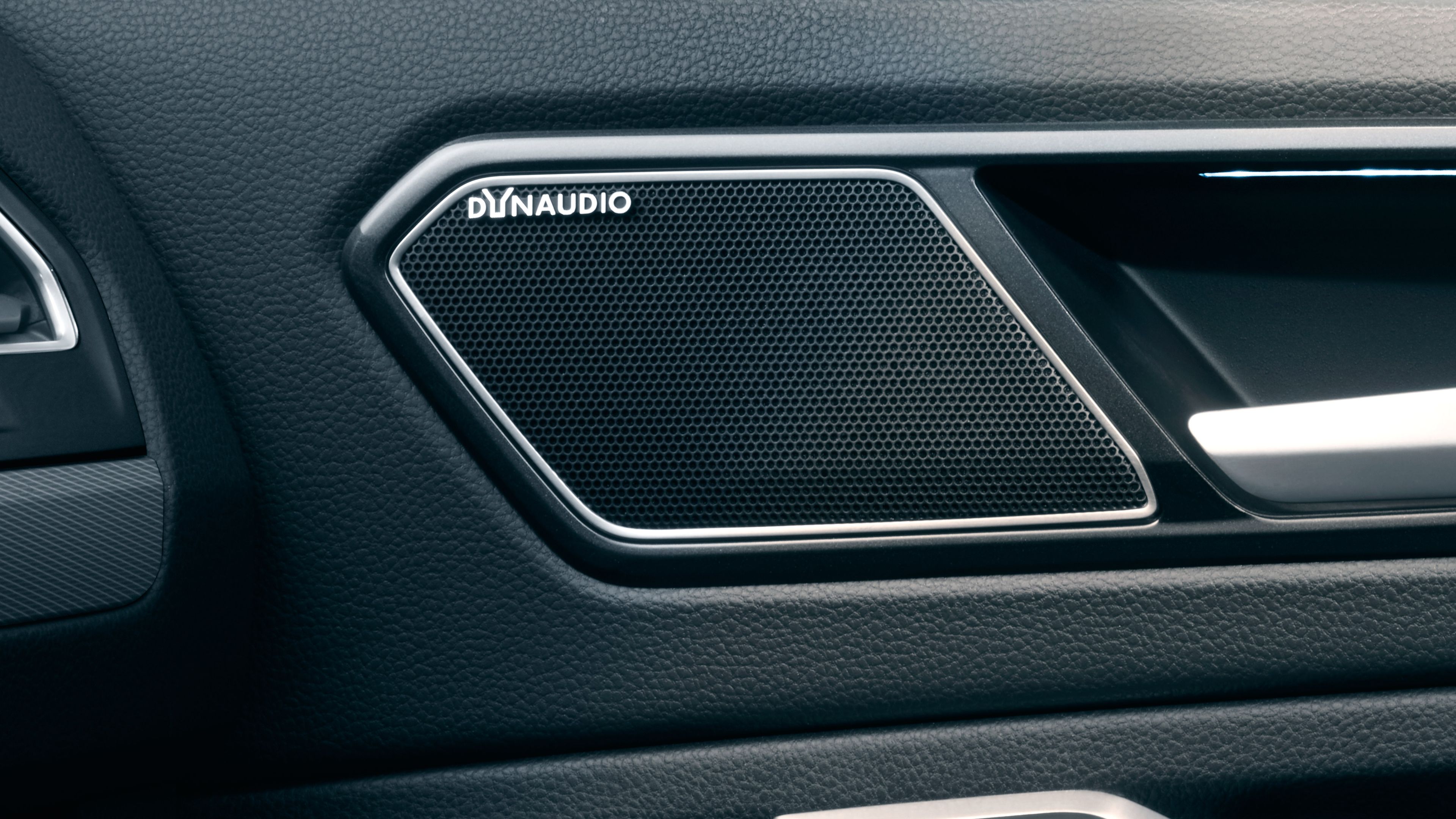 vw volkswagen tiguan allspace dynaudio