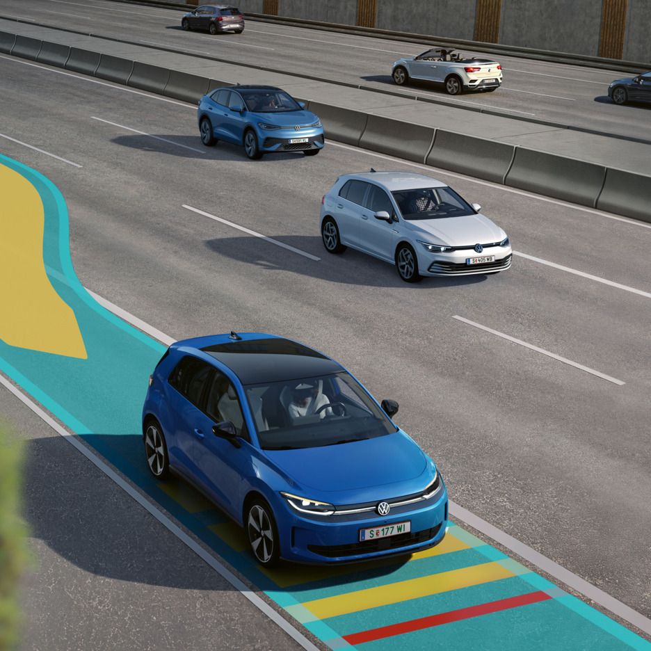 Shematsko prikazuje funkcionalnost Emergency Assist z modrim VW ID. Polo