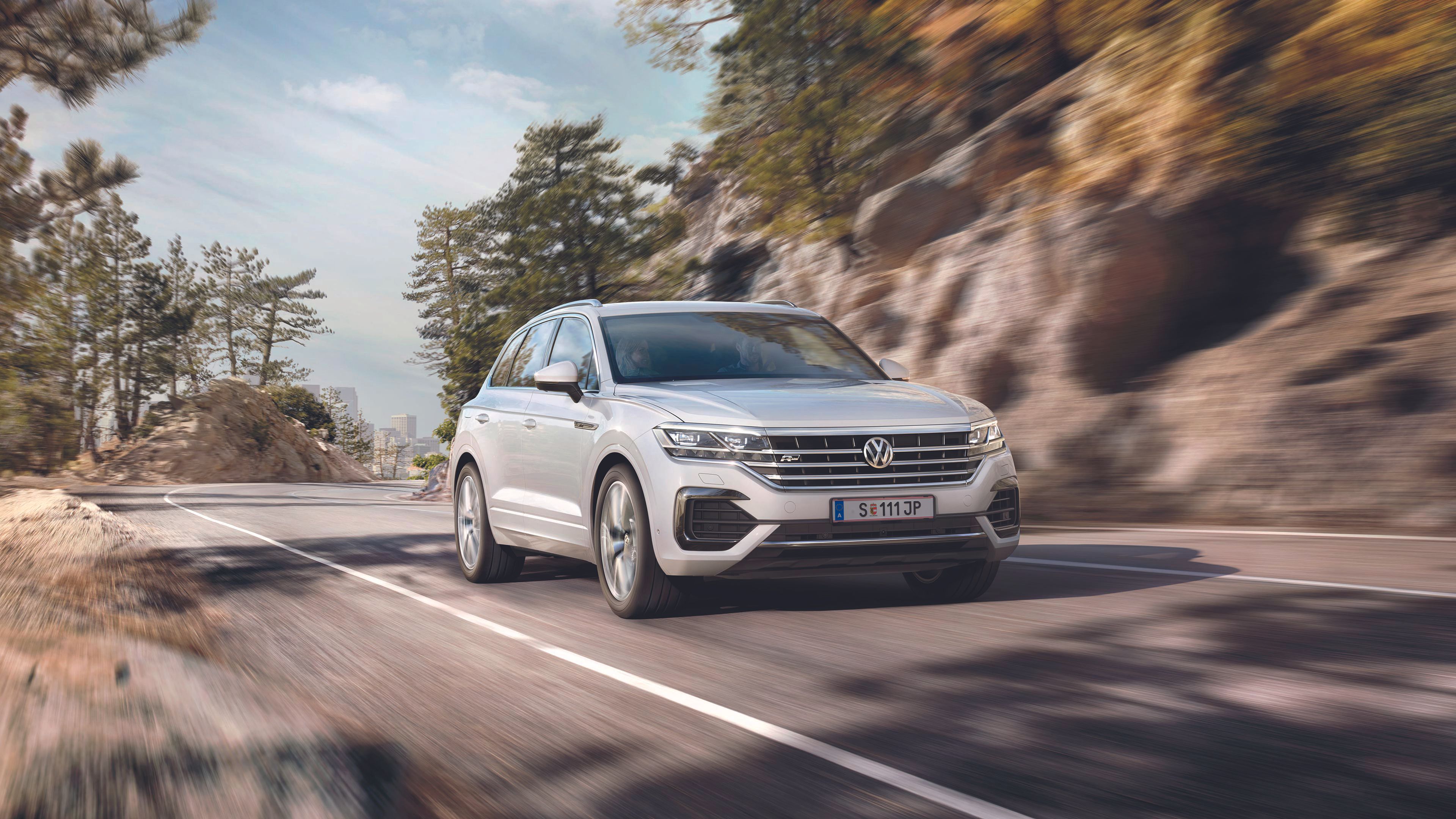 vw volkswagen touareg bela sprednji del od strani