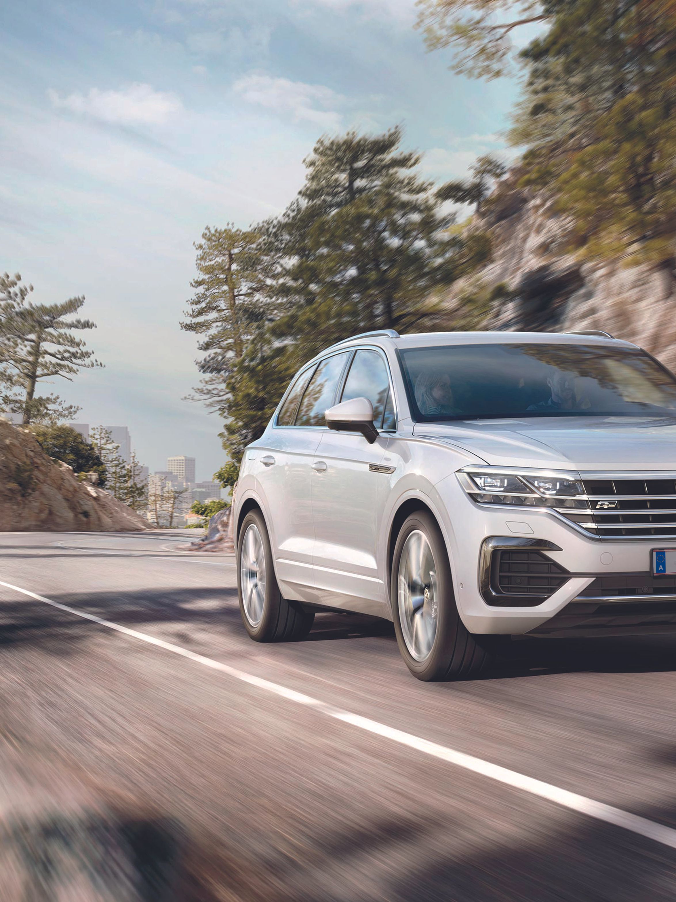 vw volkswagen touareg bela sprednji del od strani
