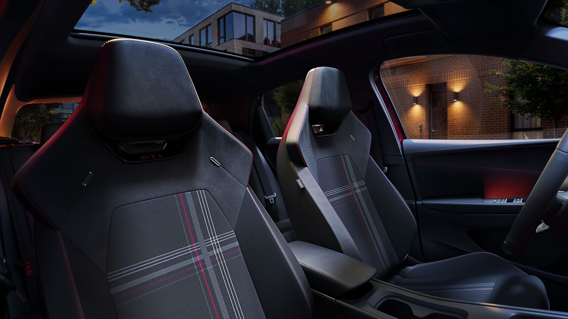 Pogled na sprednje sedeže VW ID. Polo GTI z GTI vzorcem.
