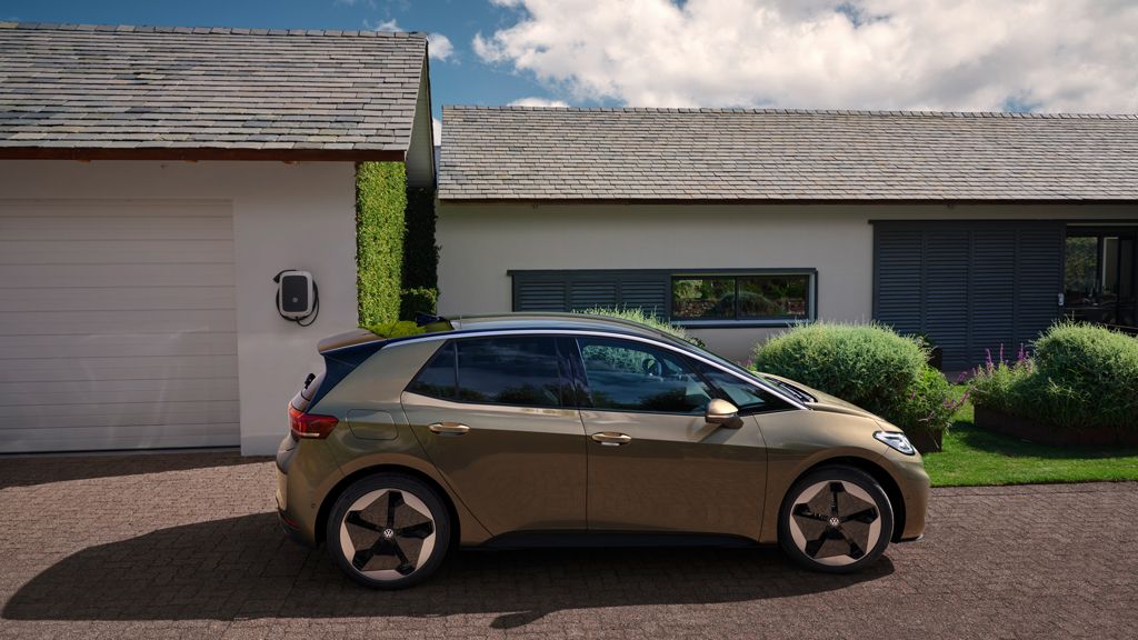 VW ID.3 v temni olivinsko zeleni kovinski barvi