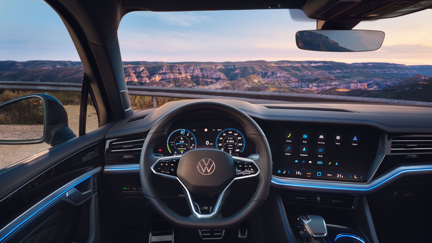 Innovision Cockpit v modelu Touareg R eHybrid