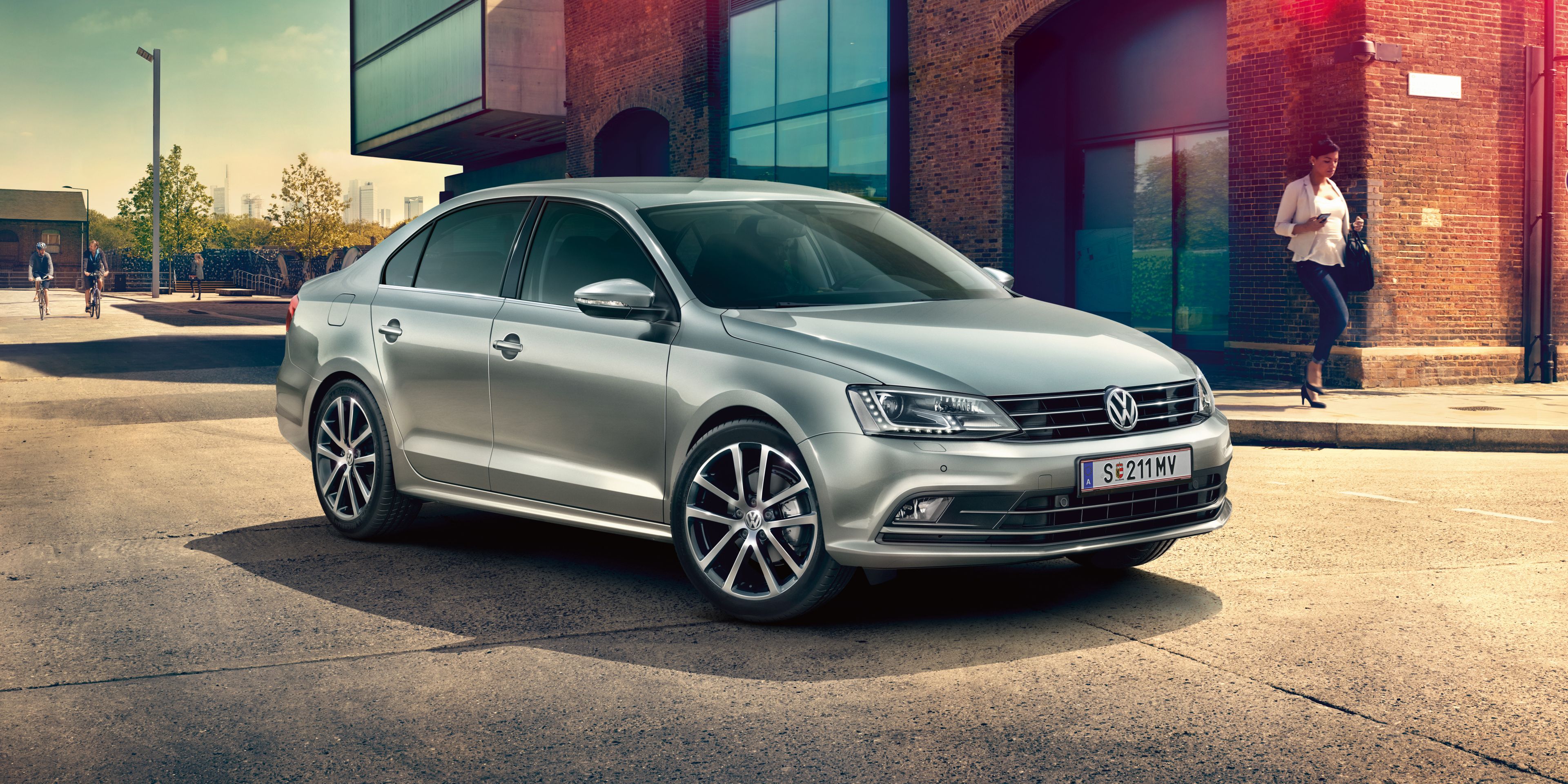 vw jetta srebrna pogled s strani