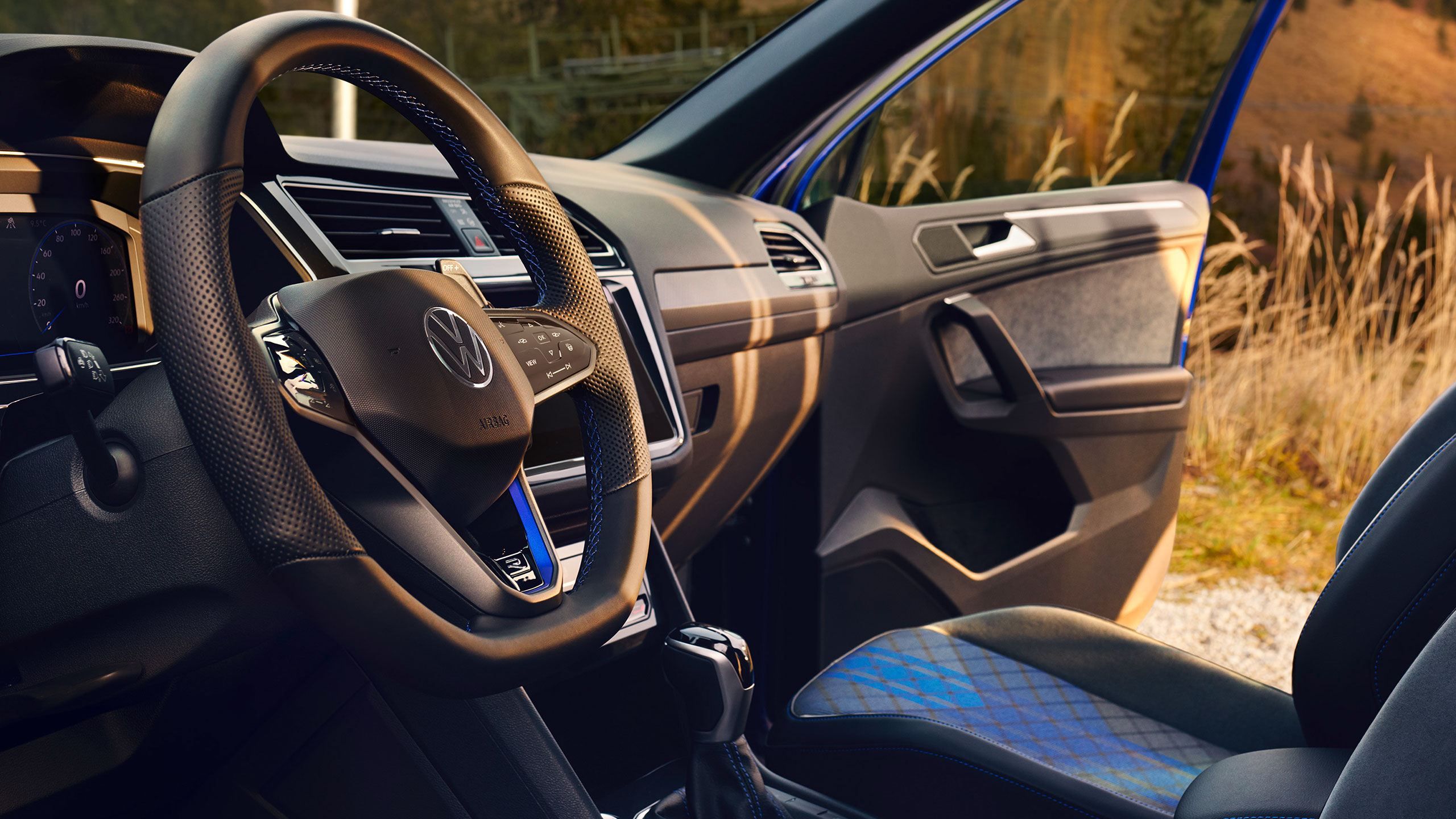 Elegantna notranjost modela VW Tiguan R