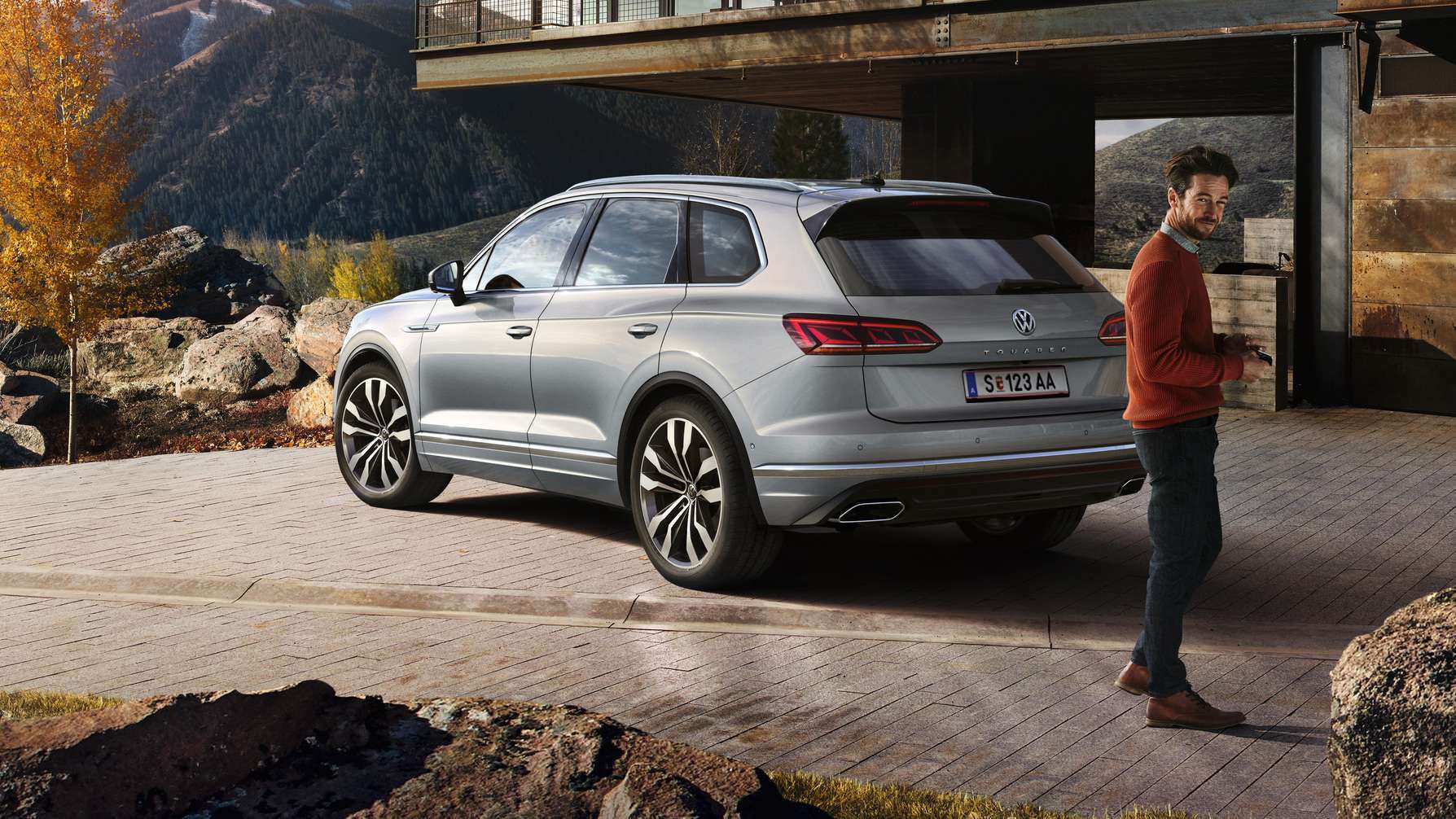 vw volkswagen touareg siva zadek zunanjost