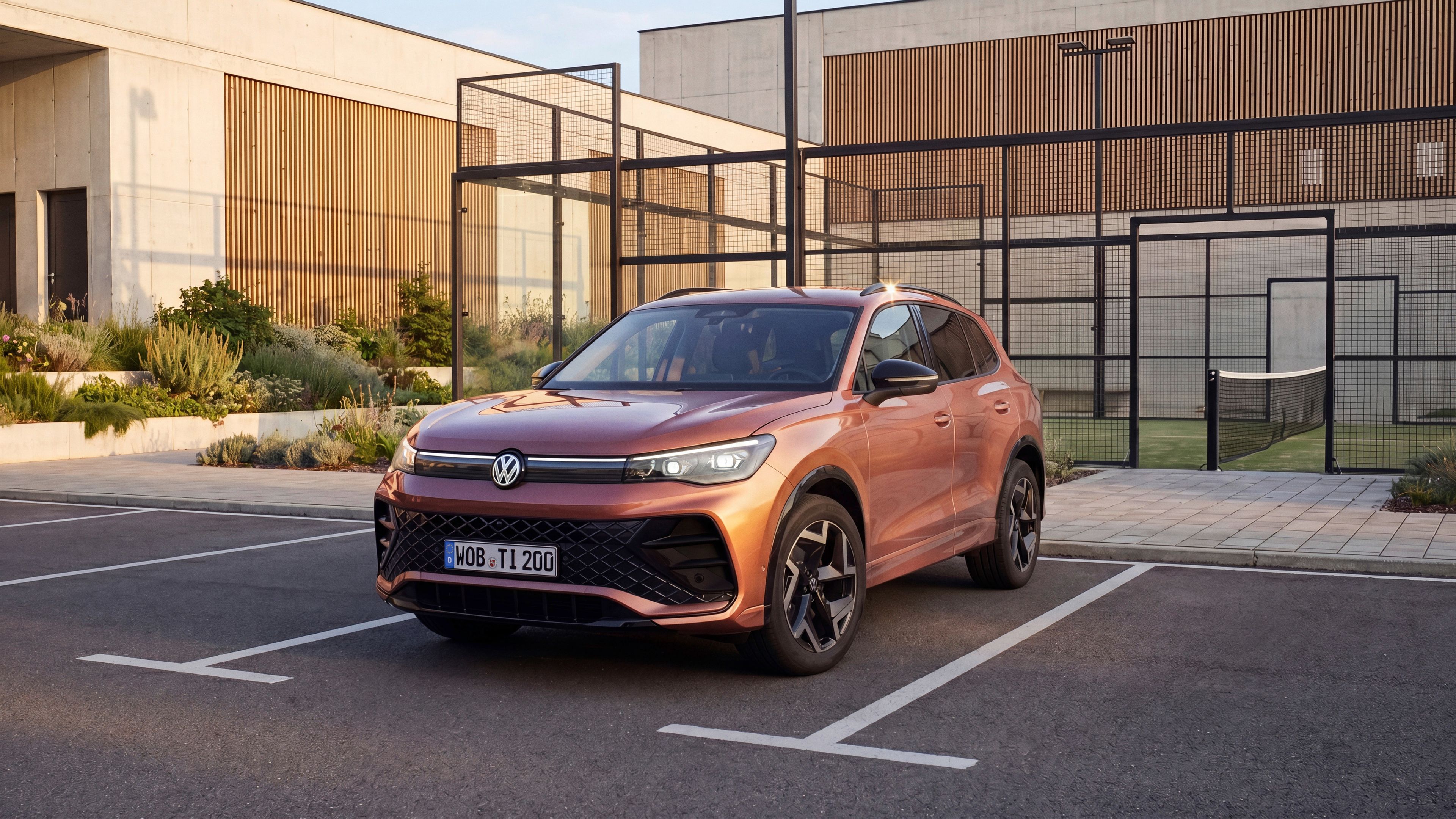 Novi Tiguan EDITION 20 v posebni barvi "javorjevo  rdeča kovinska"