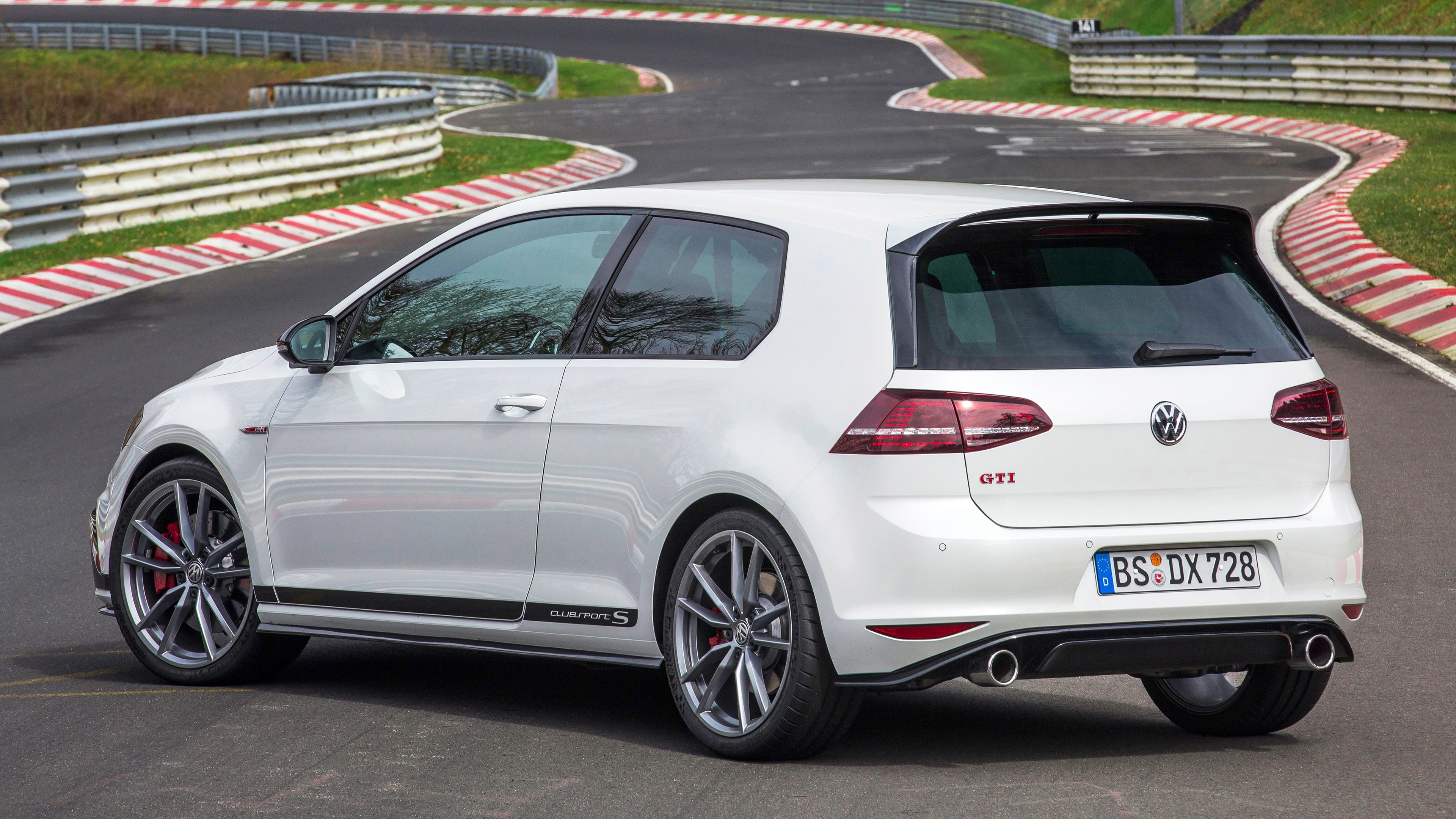 VW Golf GTI Clubsport S bele barve zadnja stran