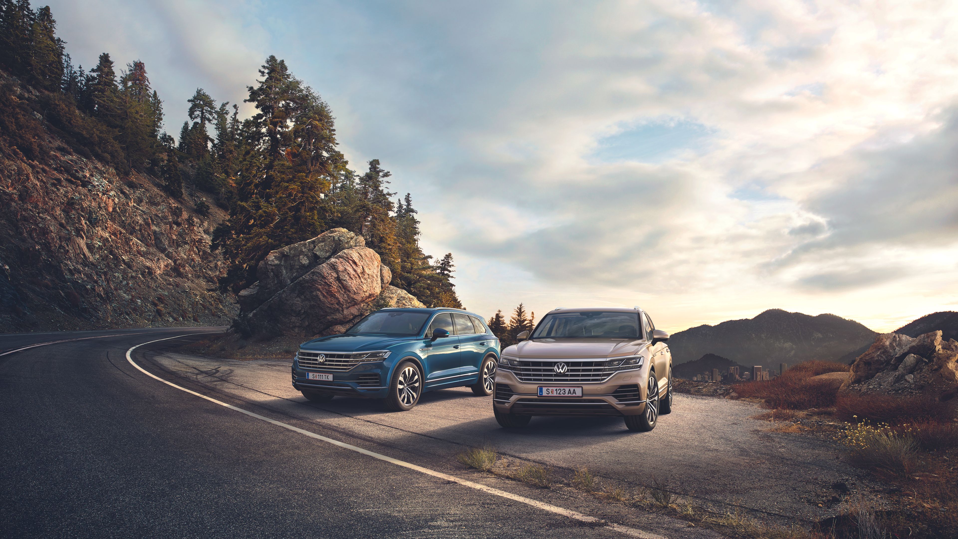 vw volkswagen touareg modra bež sprednji del