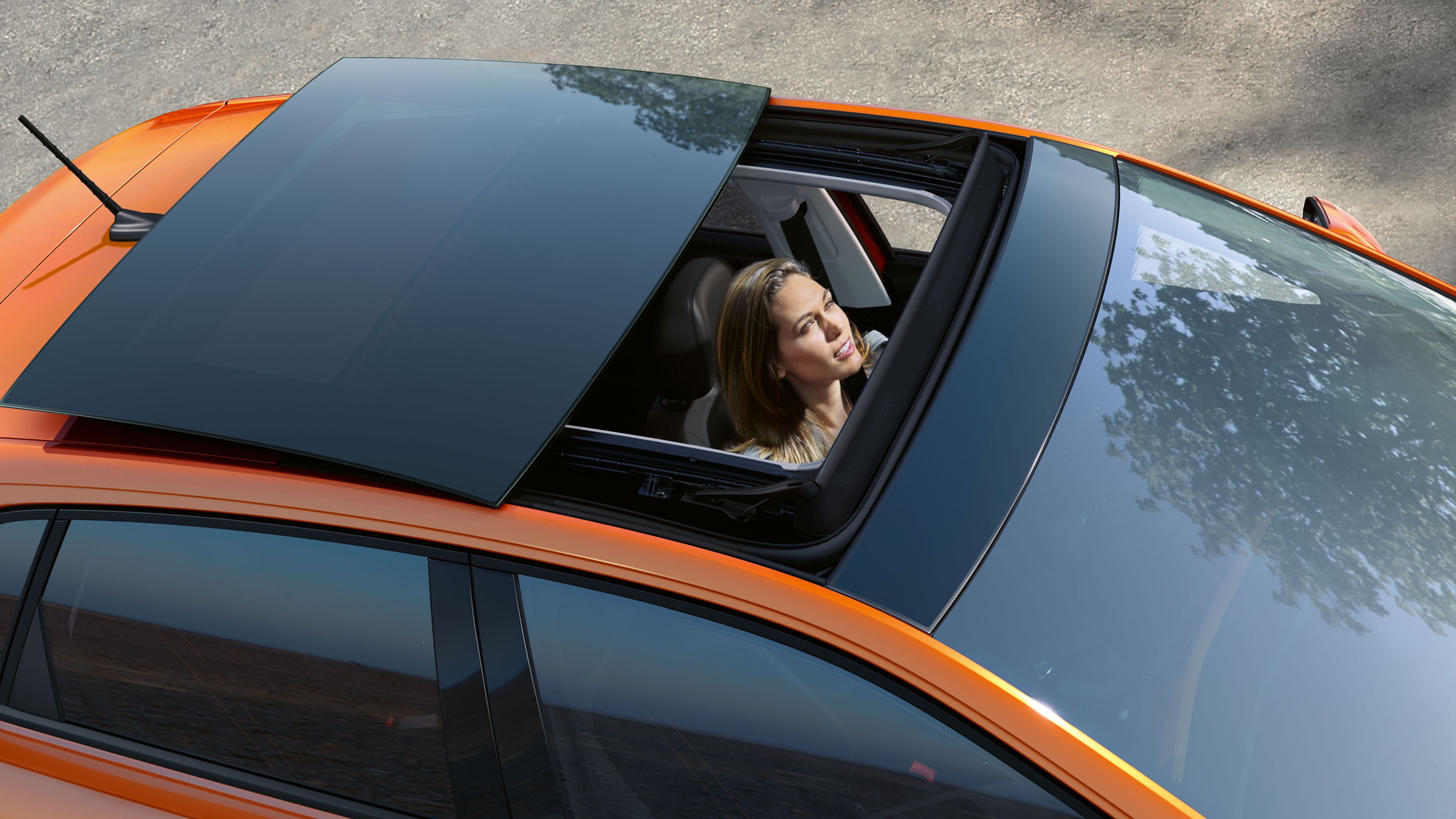 vw volkswaaVW Polo oranžna panoramsko strešno okno odprtina polo oranžna pnevmatike