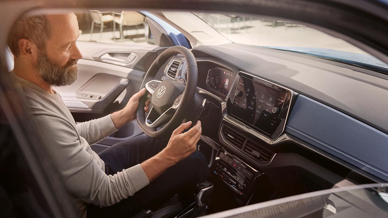 Volkswagen T-Cross notranjost infotainment