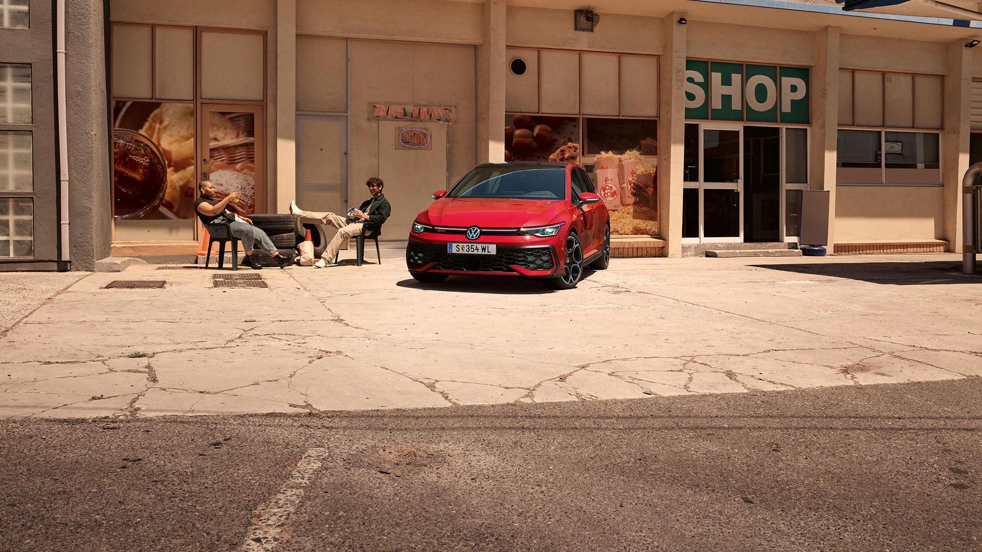 Rdeč VW Golf GTI