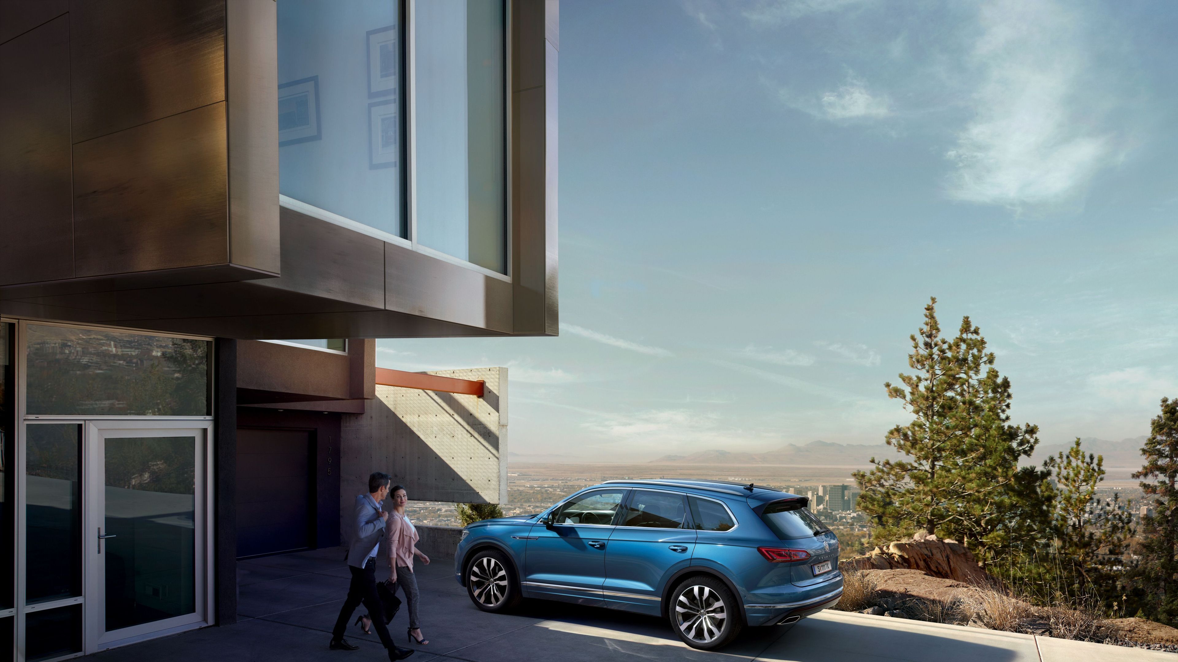 vw volkswagen touareg dynaudio modra stranski del zadaj