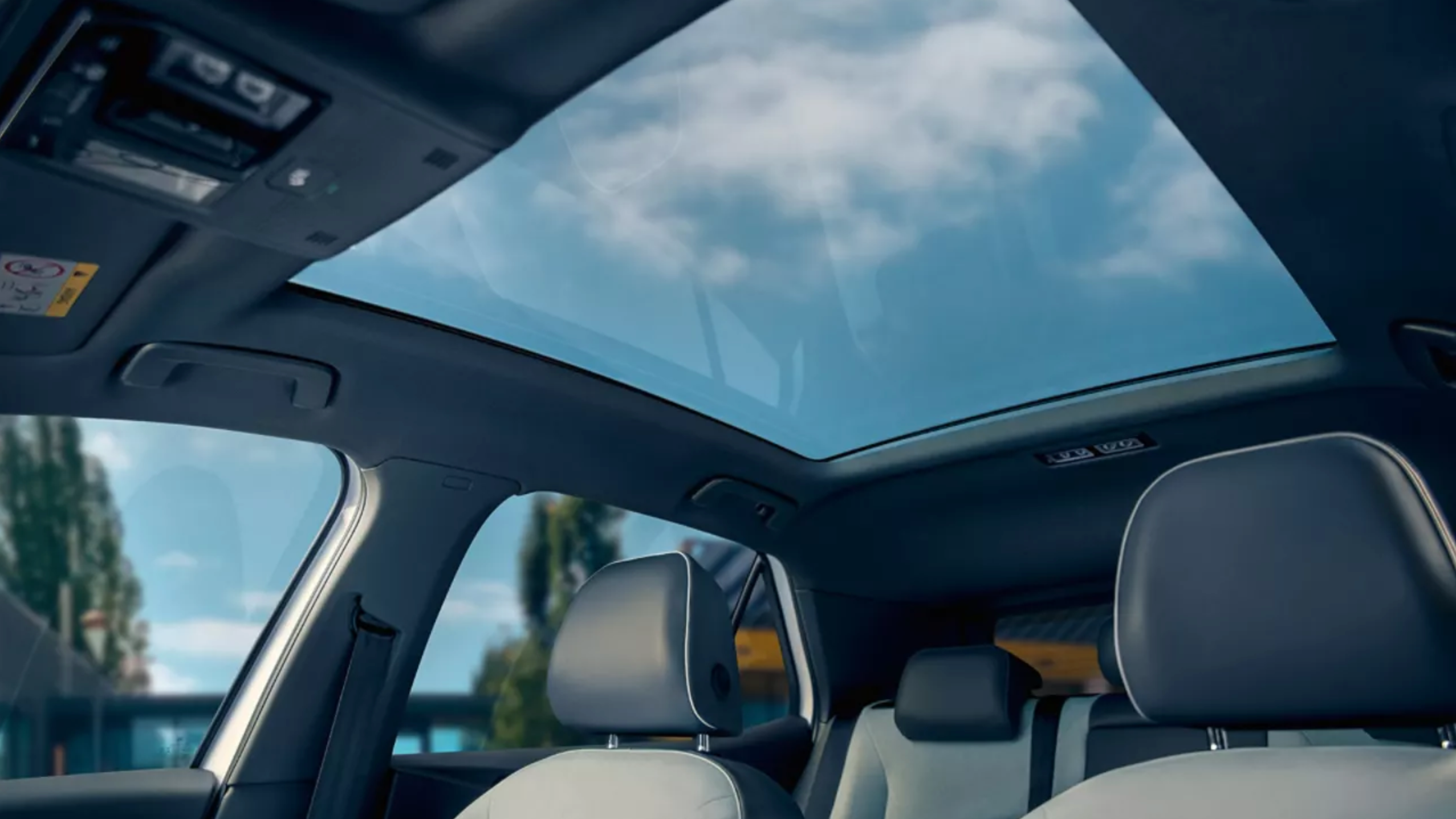 Panoramsko stekleno strešno okno v VW ID.3