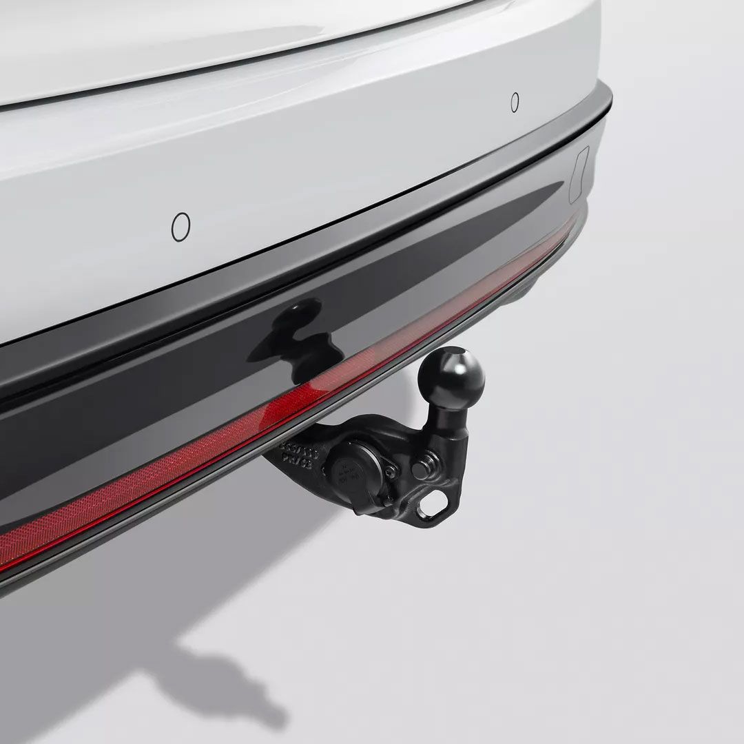 Pogled na vlečno kljuko modela VW ID.7. 